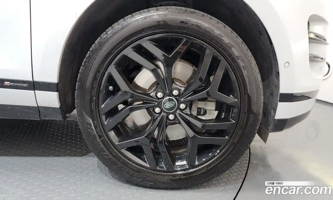 Land Rover Range-Rover Evoque 2020 2.0 Автомат в Москве № 298315, фото 8