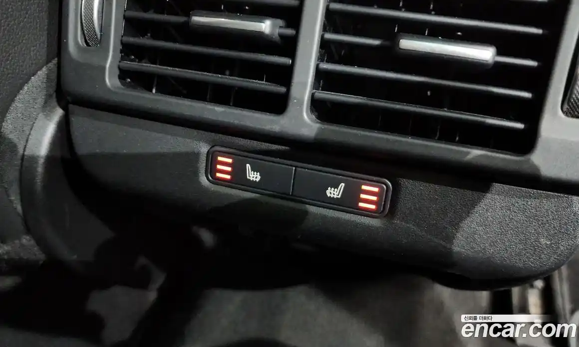 Land Rover Range-Rover Evoque 2020 2.0 Автомат в Москве № 298315, фото 9