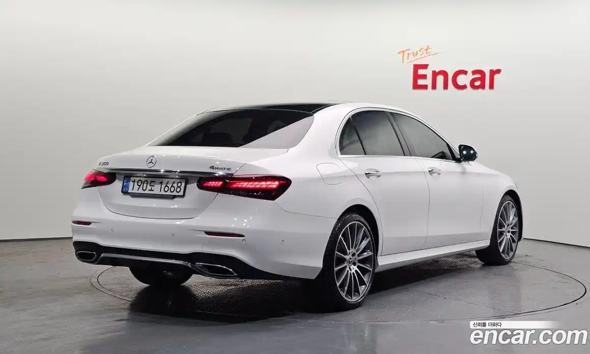 Mercedes-Benz E-Class 2021 2.0 Автомат в Москве № 324930, фото 14