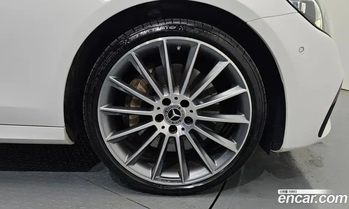 Mercedes-Benz E-Class 2021 2.0 Автомат в Москве № 324930, фото 19