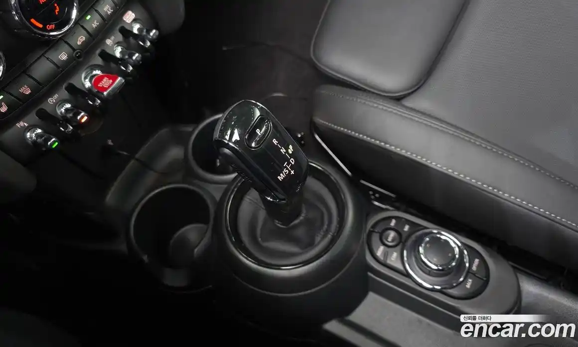 Mini Cooper Convertible 2024 1.5 Автомат в Москве № 328762, фото 1