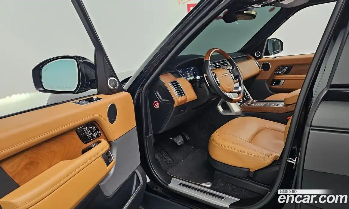 Land Rover Range-Rover 2021 5.0 Автомат в Москве № 333265, фото 13