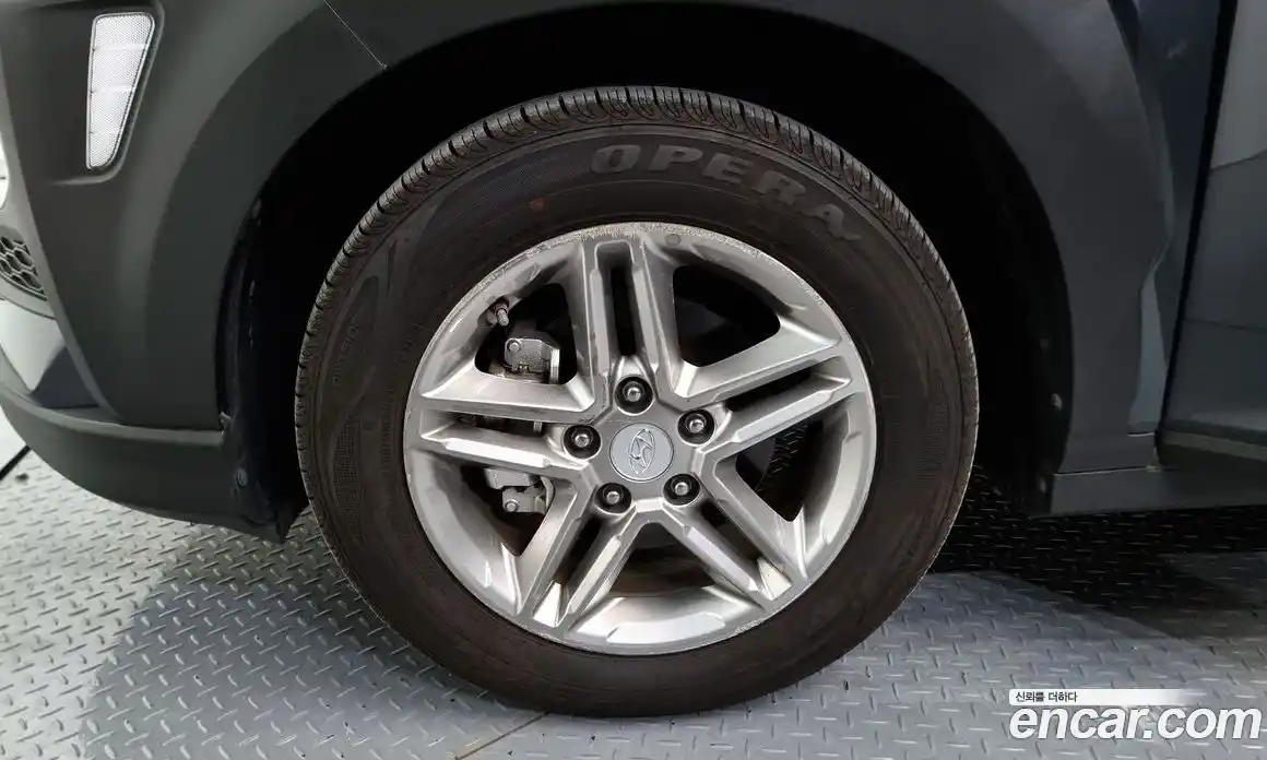 Hyundai Kona 2018 1.6 Автомат в Москве № 110845, фото 17