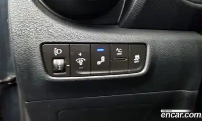 Hyundai Kona 2018 1.6 Автомат в Москве № 110845, миниатюра 8