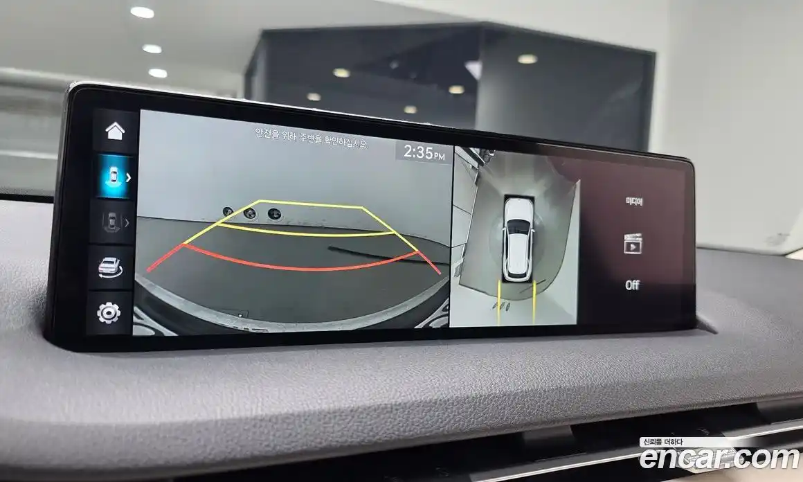 Genesis GV70 2023 2.5 Автомат в Москве № 117673, фото 13