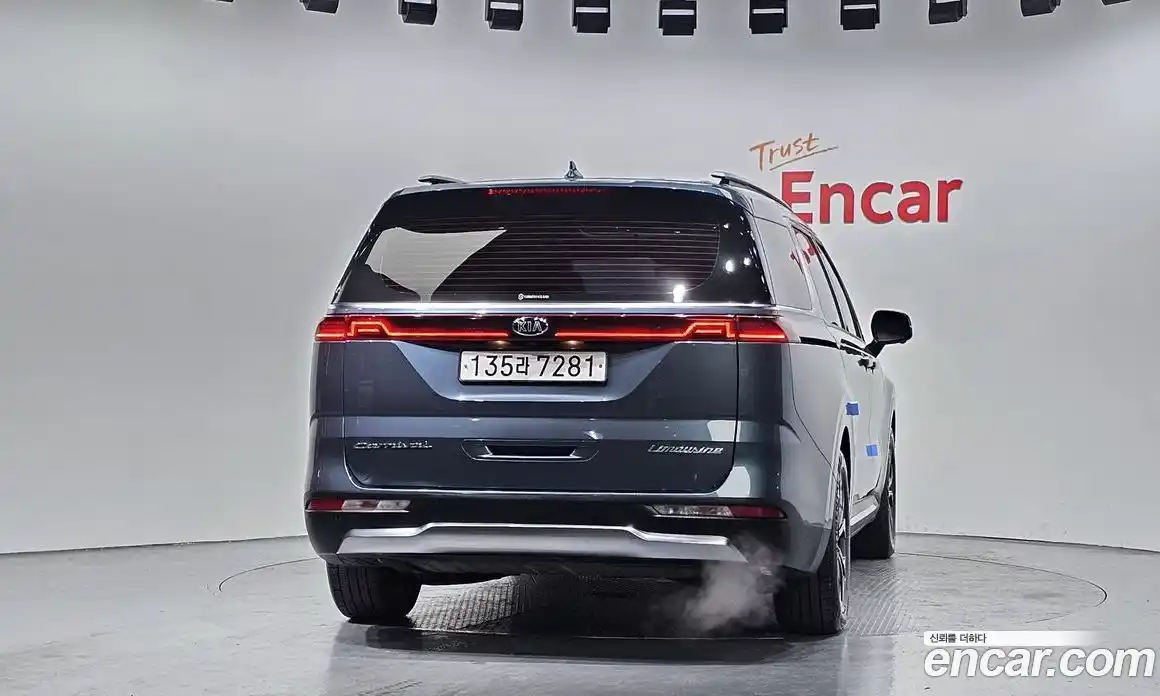 Kia Canival 2021 3.5 Автомат в Москве № 120171, фото 3