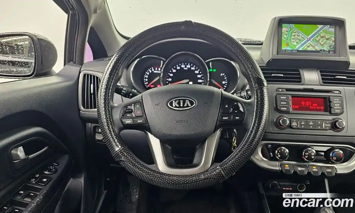 Kia Pride 2012 1.4 Автомат в Москве № 121698, фото 3