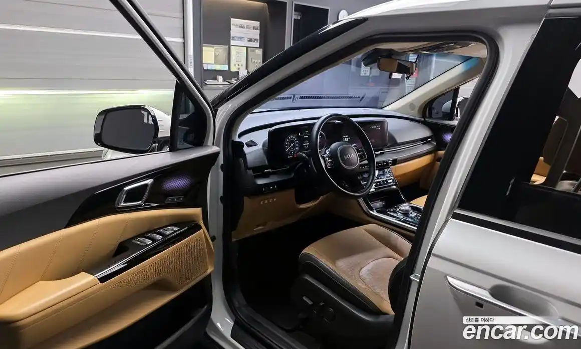 Kia Canival 2023 3.5 Автомат в Москве № 127870, фото 15