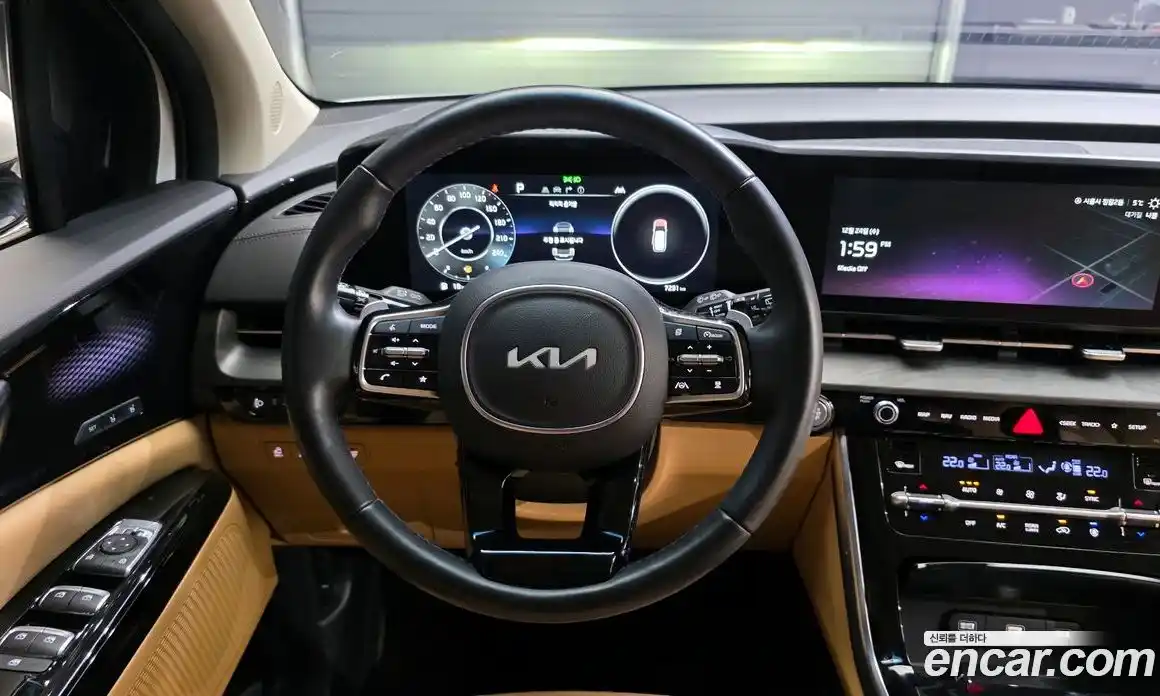 Kia Canival 2023 3.5 Автомат в Москве № 127870, фото 20