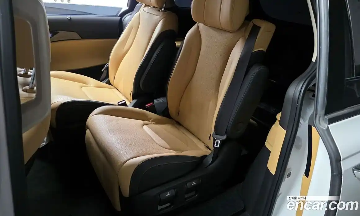 Kia Canival 2023 3.5 Автомат в Москве № 127870, фото 10