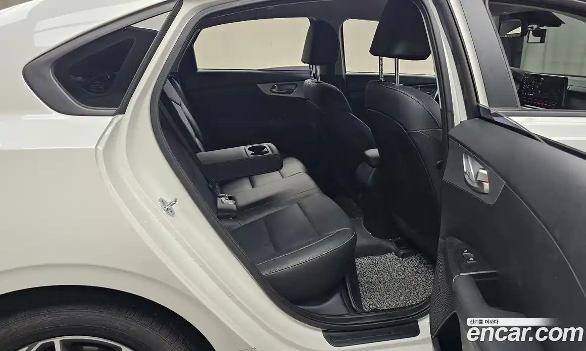 Kia K3 2022 1.6 Автомат в Москве № 133045, фото 3