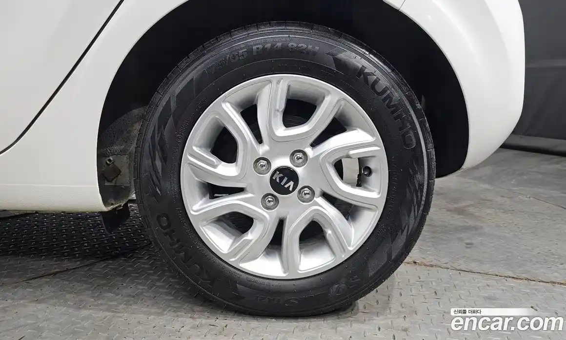 Kia Morning 2018 1.0 Автомат в Москве № 134017, фото 13