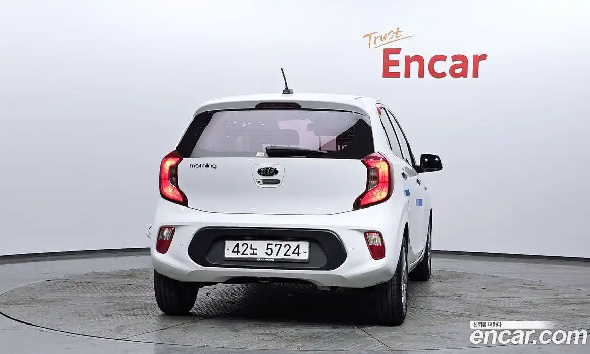 Kia Morning 2018 1.0 Автомат в Москве № 134017, фото 9