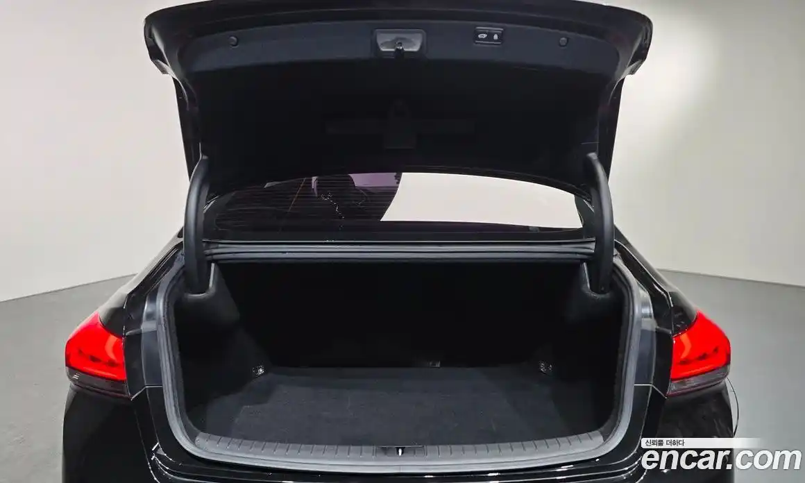 Genesis G80 2018 3.3 Автомат в Москве № 13402, фото 16