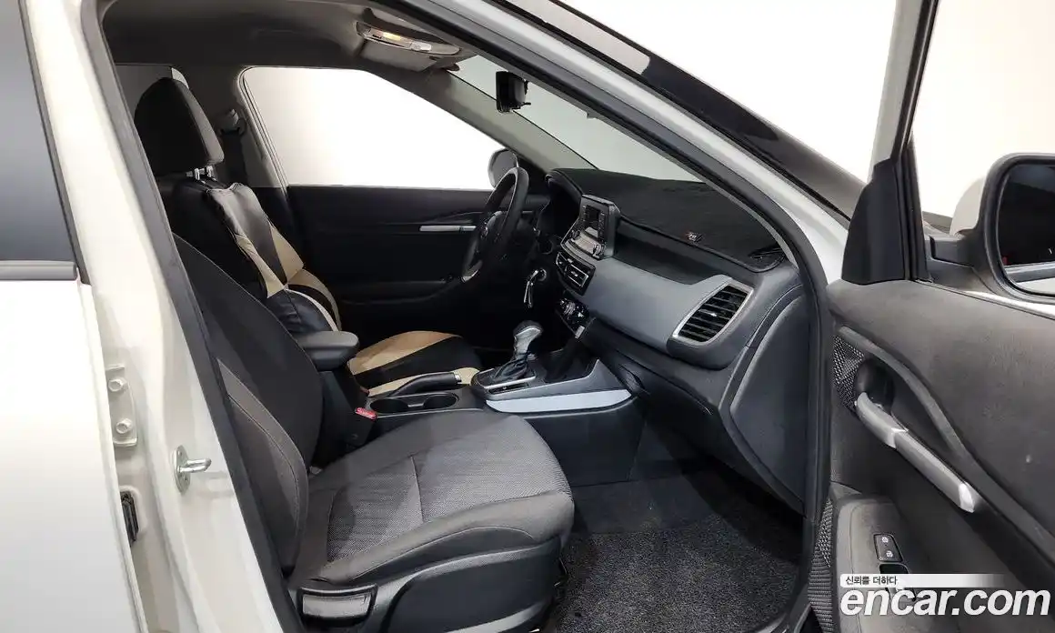 Kia Seltos 2020 1.6 Автомат в Москве № 134041, фото 17