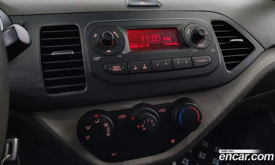 Kia Morning 2016 1.0 Автомат в Москве № 134158, фото 10