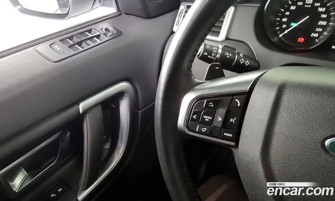 Land Rover Discovery Sport 2017 2.0 Автомат в Москве № 154162, фото 20