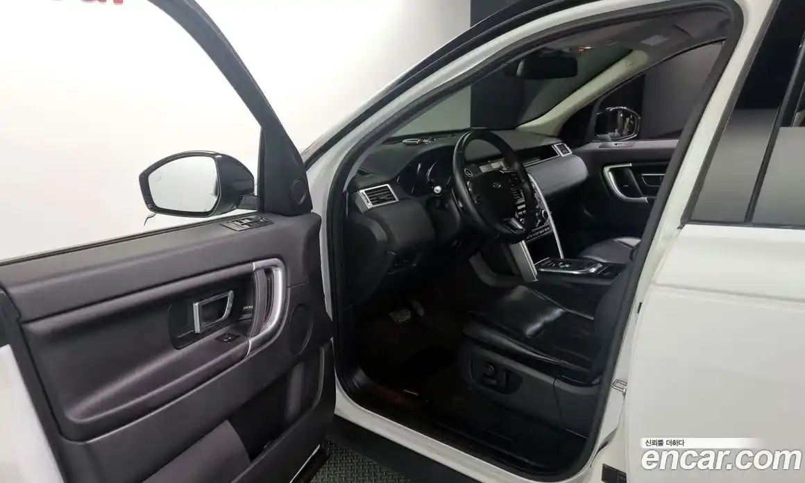 Land Rover Discovery Sport 2017 2.0 Автомат в Москве № 154162, фото 8