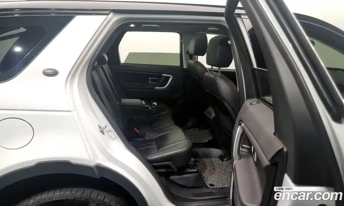 Land Rover Discovery Sport 2017 2.0 Автомат в Москве № 154162, фото 9