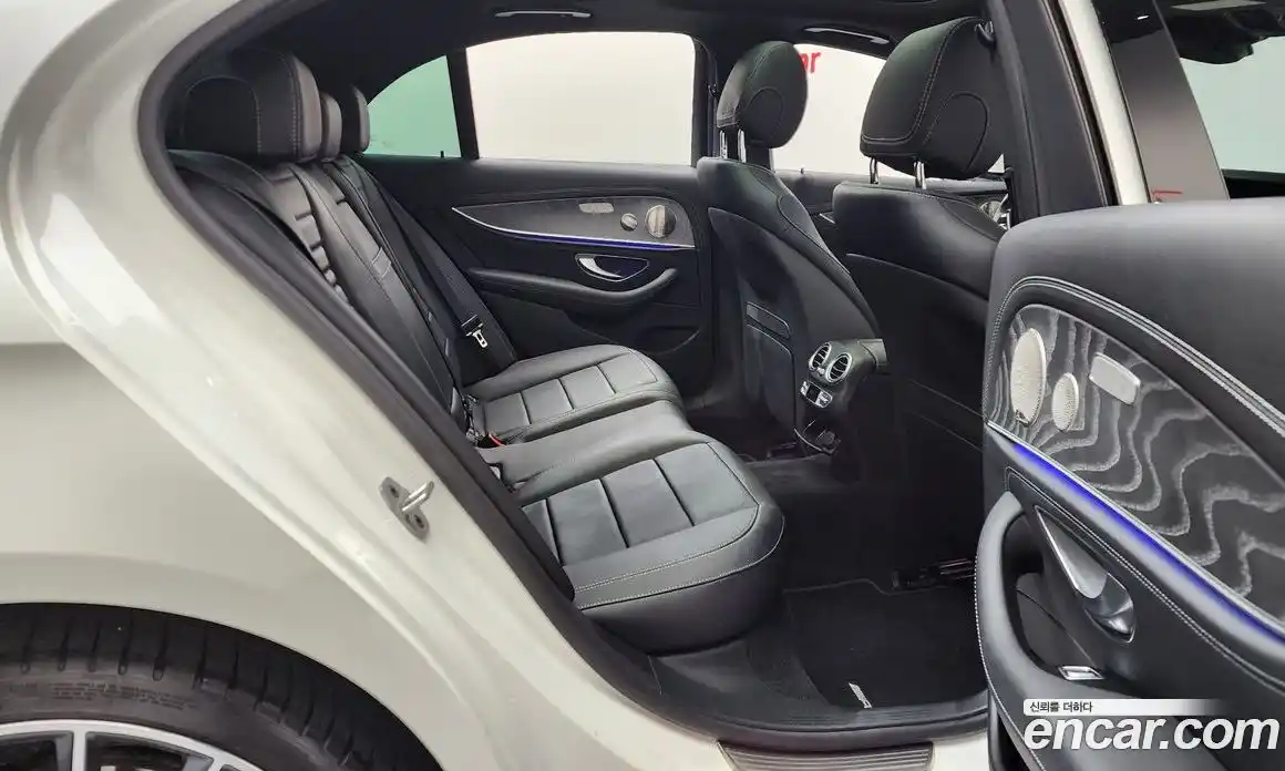 Mercedes-Benz E-Class 2022 2.0 Автомат в Москве № 160150, фото 13