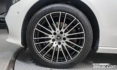 Mercedes-Benz C-Class 2024 2.0 Автомат в Москве № 160320, миниатюра 2