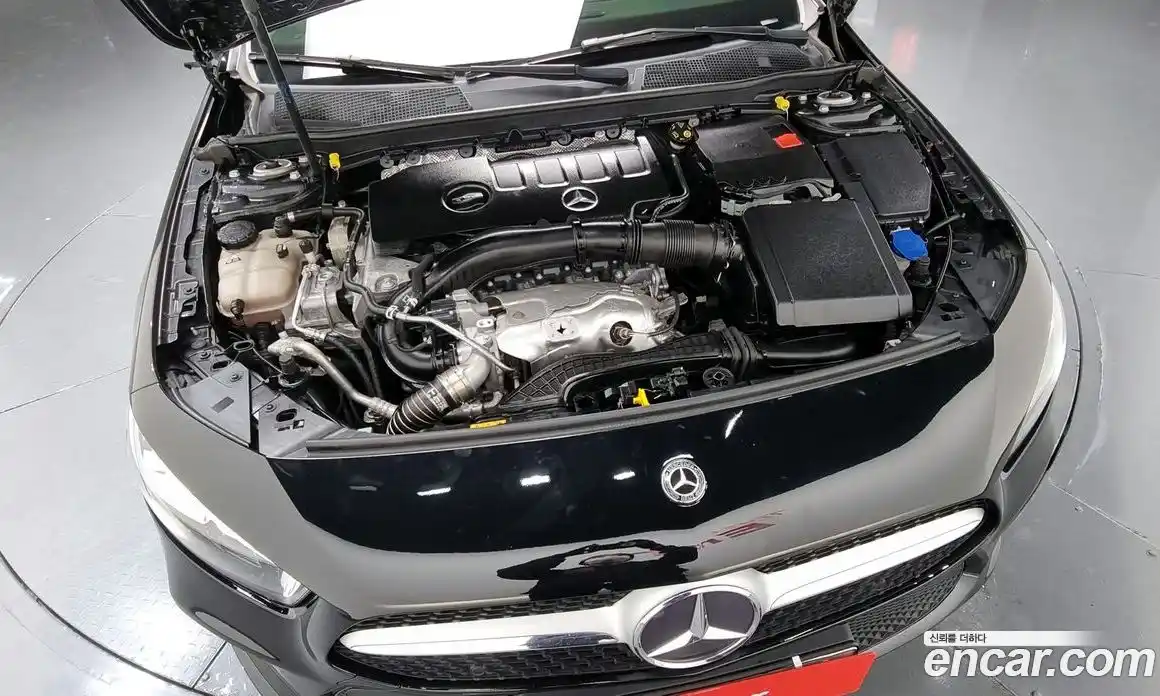 Mercedes-Benz A-Class 2019 2.0 Автомат в Москве № 161170, фото 13