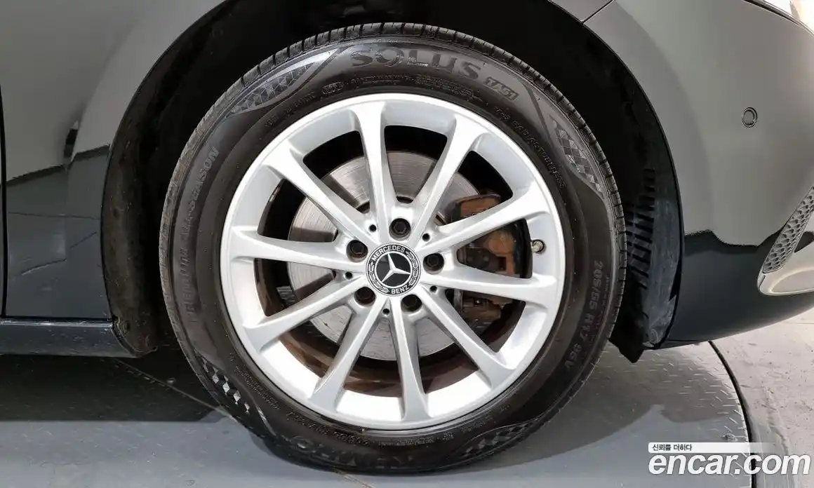 Mercedes-Benz A-Class 2019 2.0 Автомат в Москве № 161170, фото 16