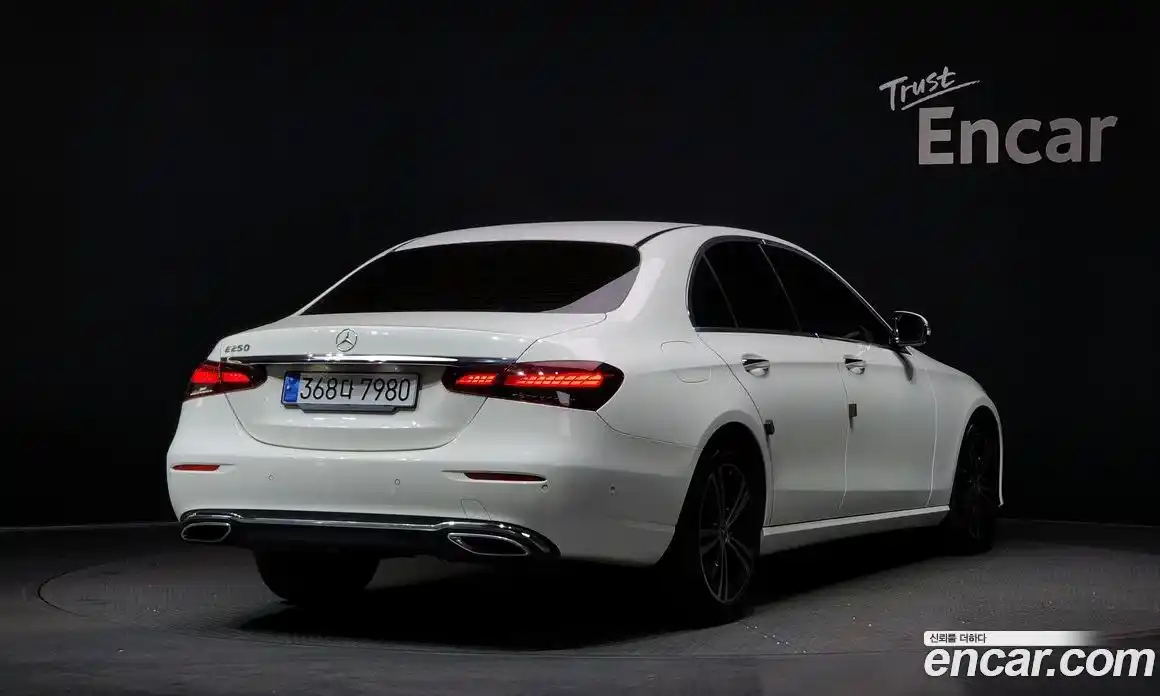 Mercedes-Benz E-Class 2022 2.0 Автомат в Москве № 161504, фото 17