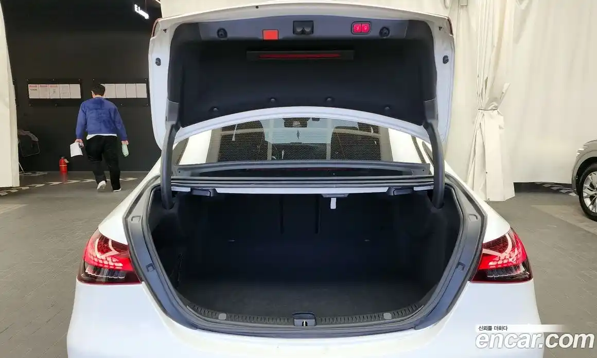 Mercedes-Benz E-Class 2022 2.0 Автомат в Москве № 161504, фото 10