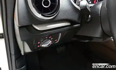 Audi A3 2015 1.6 Автомат в Москве № 163612, миниатюра 11