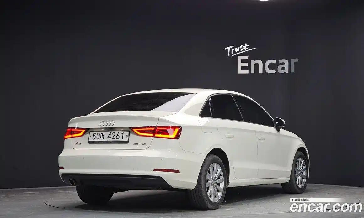 Audi A3 2015 1.6 Автомат в Москве № 163612, фото 15