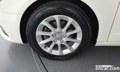 Audi A3 2015 1.6 Автомат в Москве № 163900, миниатюра 3