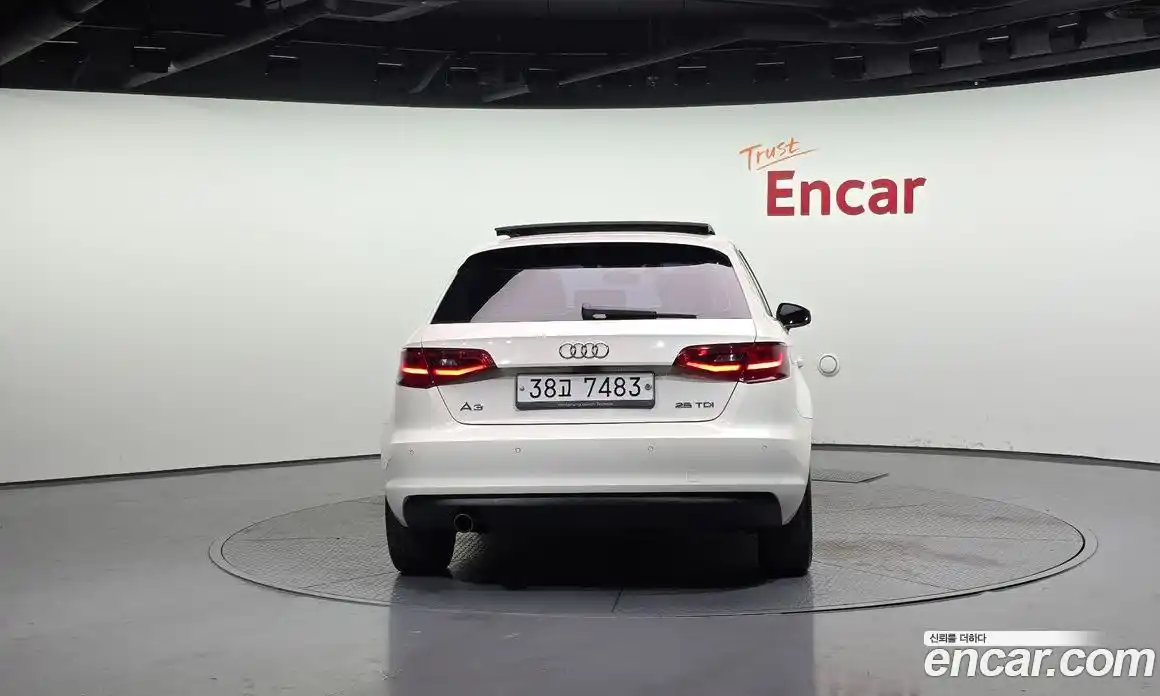 Audi A3 2015 1.6 Автомат в Москве № 163900, фото 6