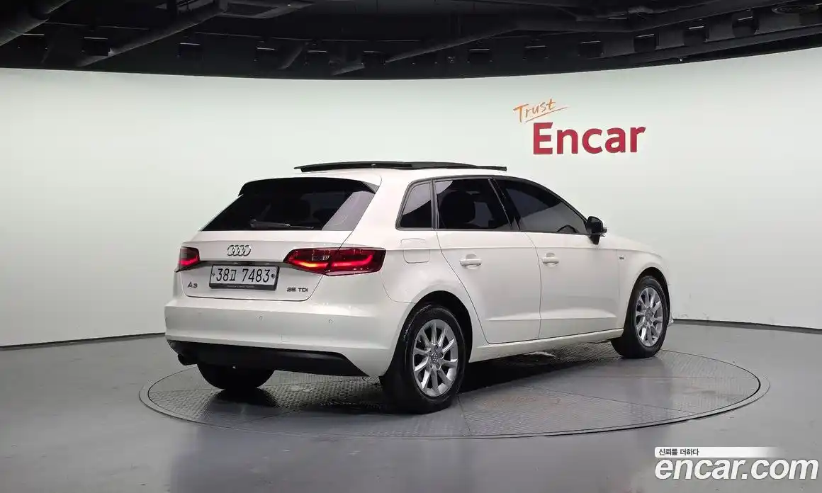 Audi A3 2015 1.6 Автомат в Москве № 163900, фото 8