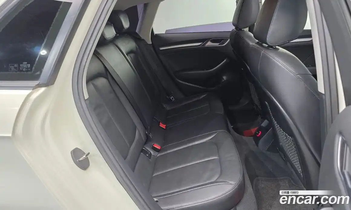 Audi A3 2015 1.6 Автомат в Москве № 163900, фото 9