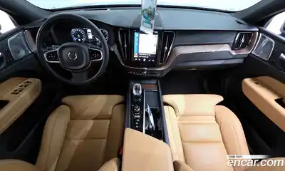 Volvo XC60 2021 2.0 Автомат в Москве № 164427, миниатюра 2