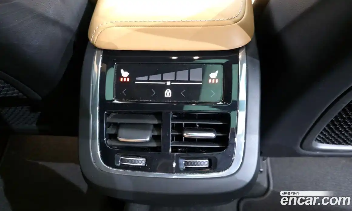 Volvo XC60 2021 2.0 Автомат в Москве № 164427, фото 9