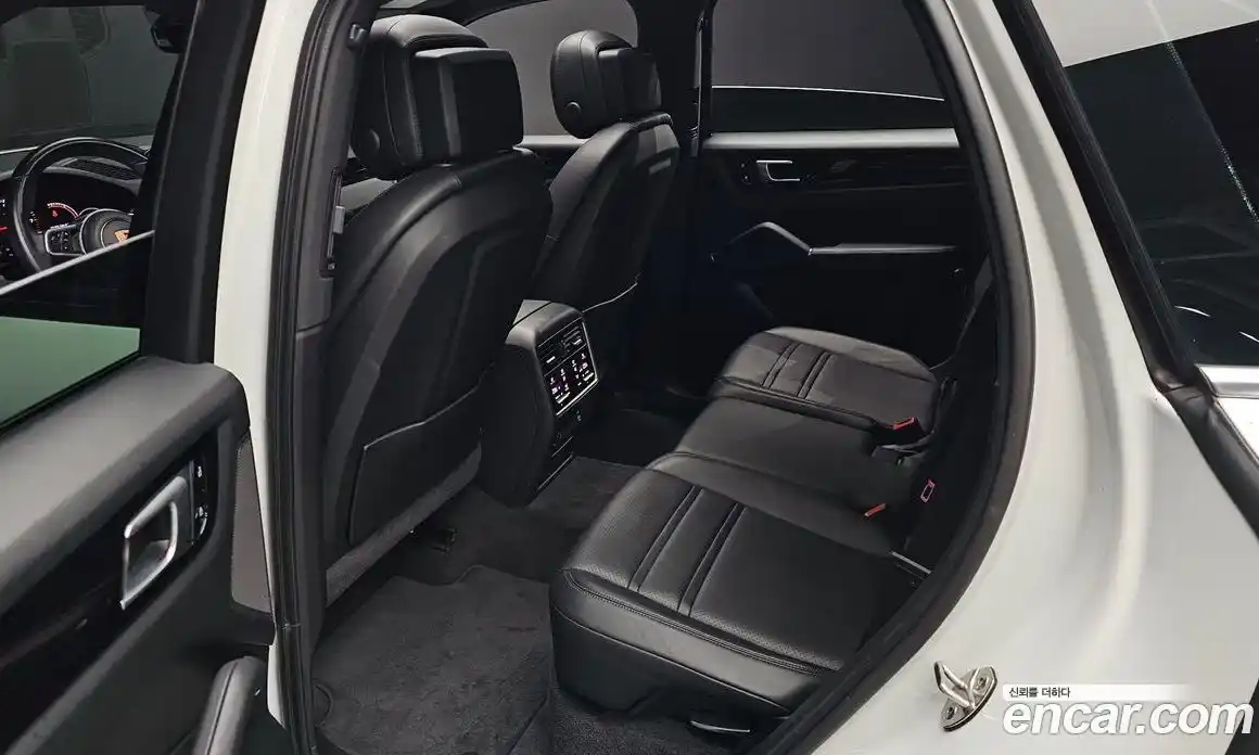 Porsche Cayenne 2021 3.0 Автомат в Москве № 165156, фото 7