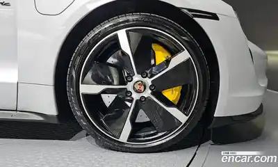 Porsche Taycan 2021 0.1 Автомат в Москве № 165246, миниатюра 9