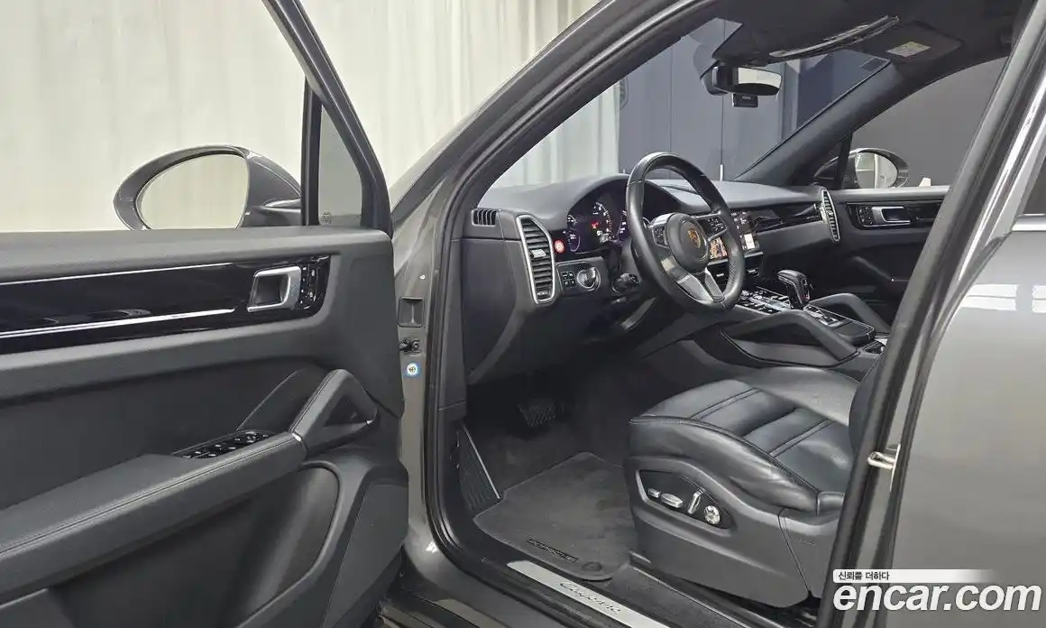 Porsche Cayenne 2021 3.0 Автомат в Москве № 165598, фото 6