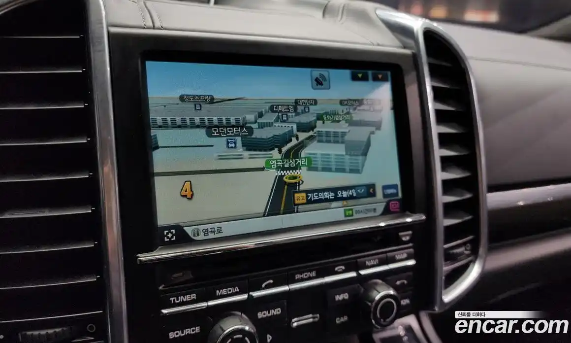 Porsche Cayenne 2013 4.8 Автомат в Москве № 165677, фото 17