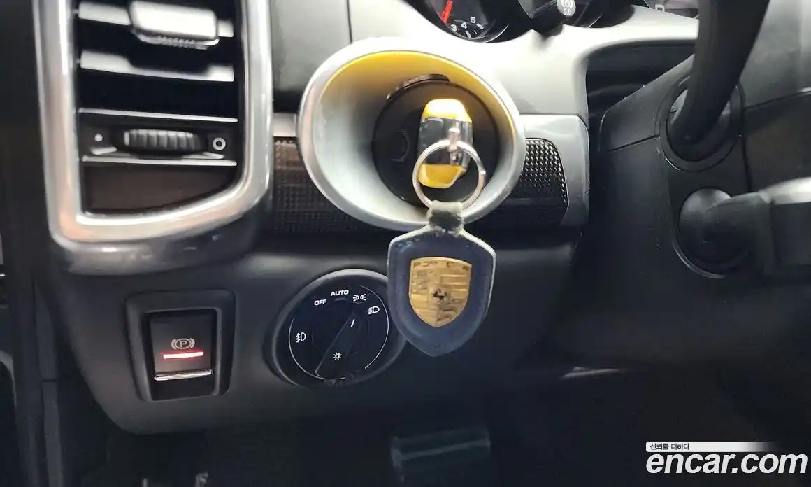 Porsche Cayenne 2013 4.8 Автомат в Москве № 165677, фото 9