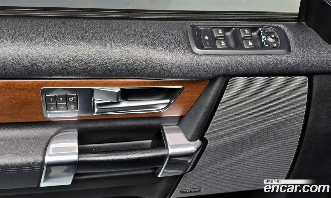 Land Rover Discovery 2016 3.0 Автомат в Москве № 166692, фото 4