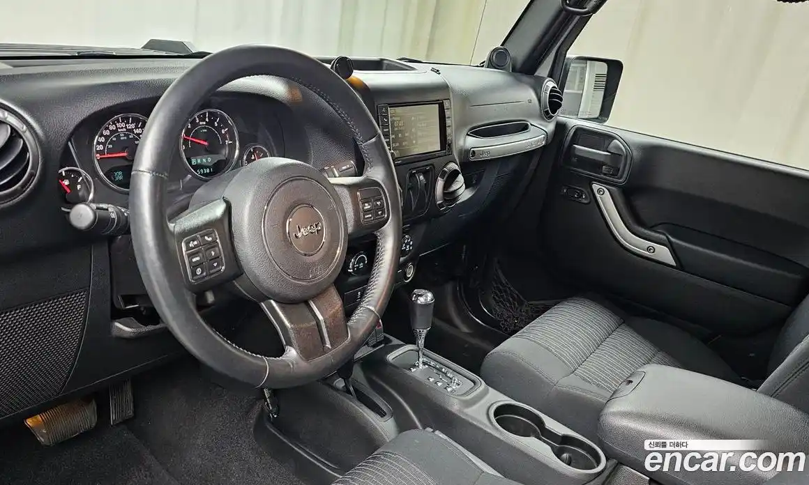 Jeep Wrangler 2014 3.6 Автомат в Москве № 169642, фото 15