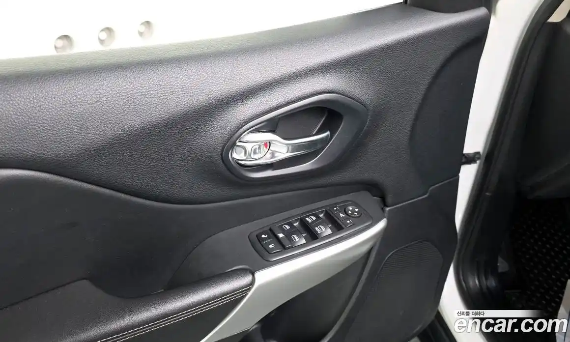 Jeep Cherokee 2017 2.4 Автомат в Москве № 169819, фото 4