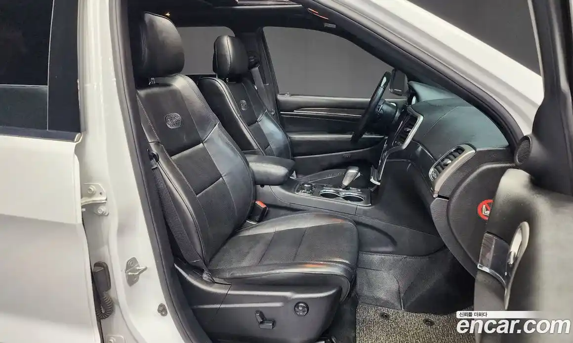 Jeep Cherokee 2018 3.0 Автомат в Москве № 169909, фото 17