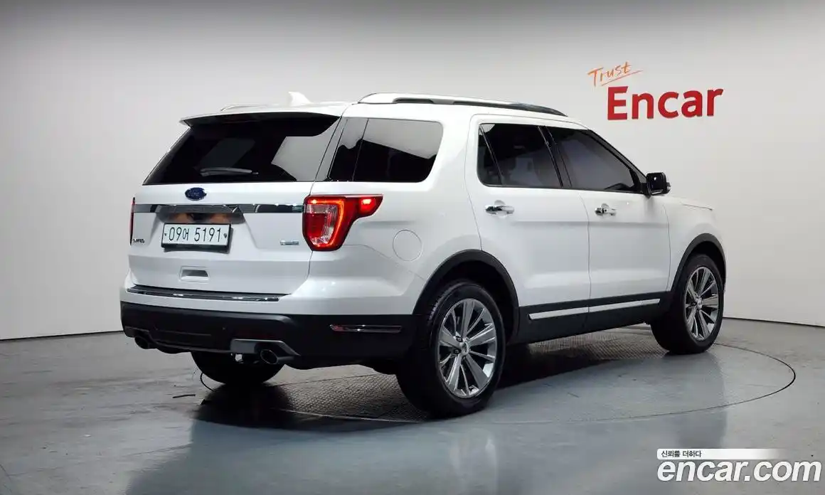 Ford Explorer 2018 2.3 Автомат в Москве № 170970, фото 12