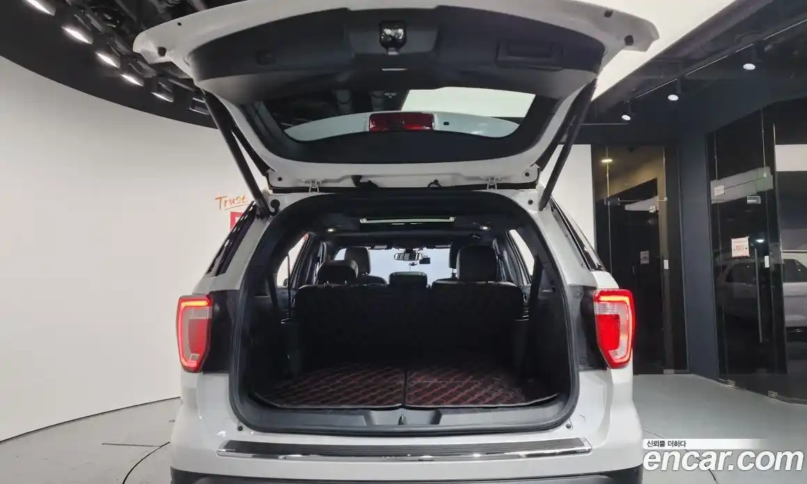 Ford Explorer 2018 2.3 Автомат в Москве № 170970, фото 14