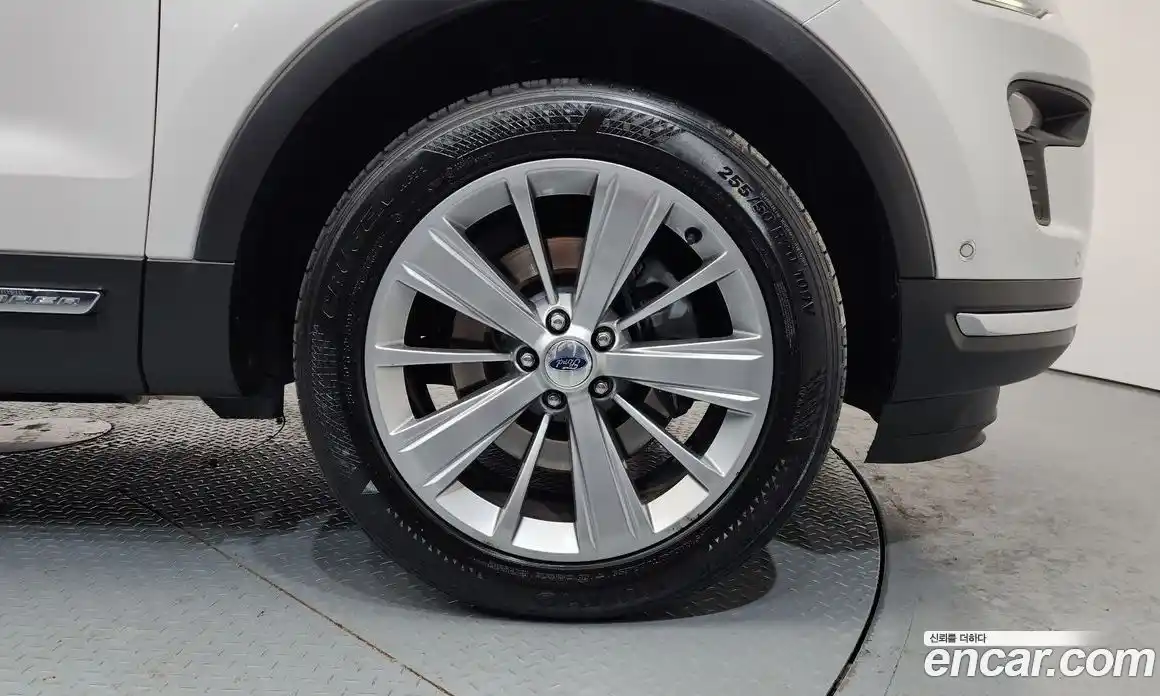 Ford Explorer 2018 2.3 Автомат в Москве № 170970, фото 5