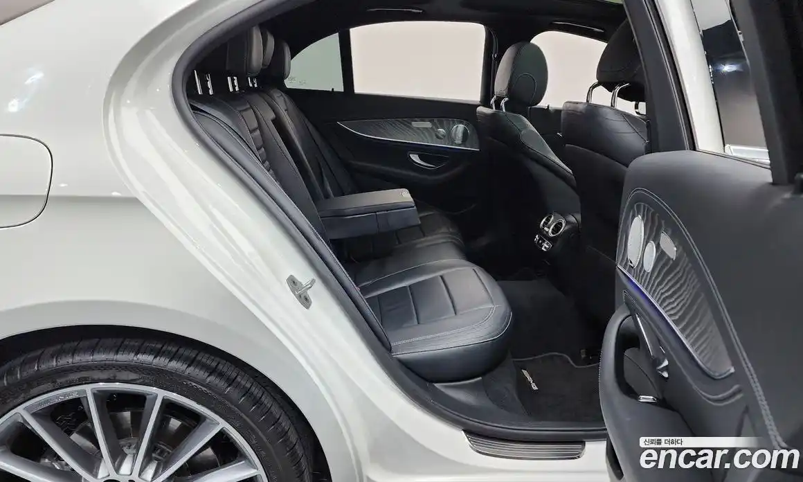 Mercedes-Benz E-Class 2021 2.0 Автомат в Москве № 178732, фото 11